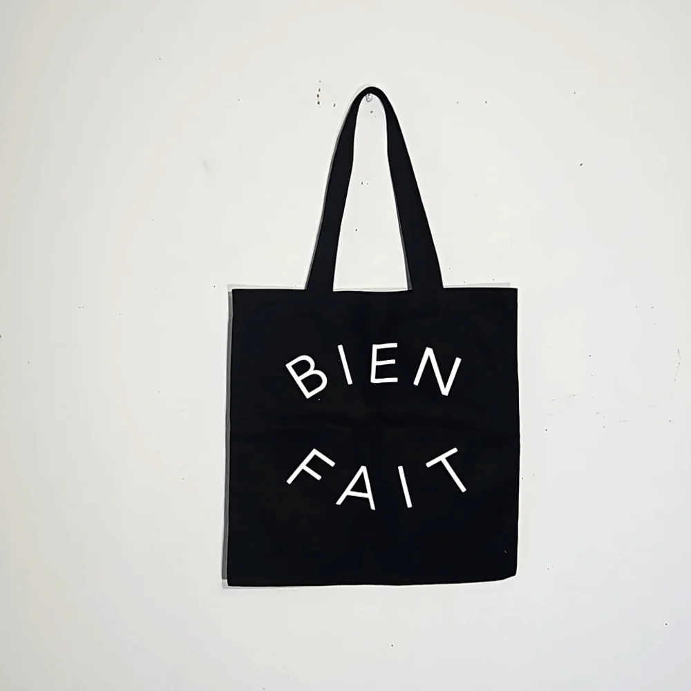 madewell bien fait 100% cotton black with white lettering thin tote